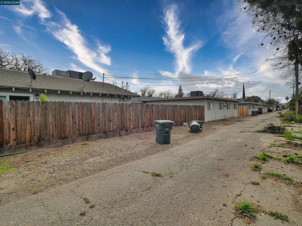 2500 Haddon Avenue, Modesto, CA 95354-3127