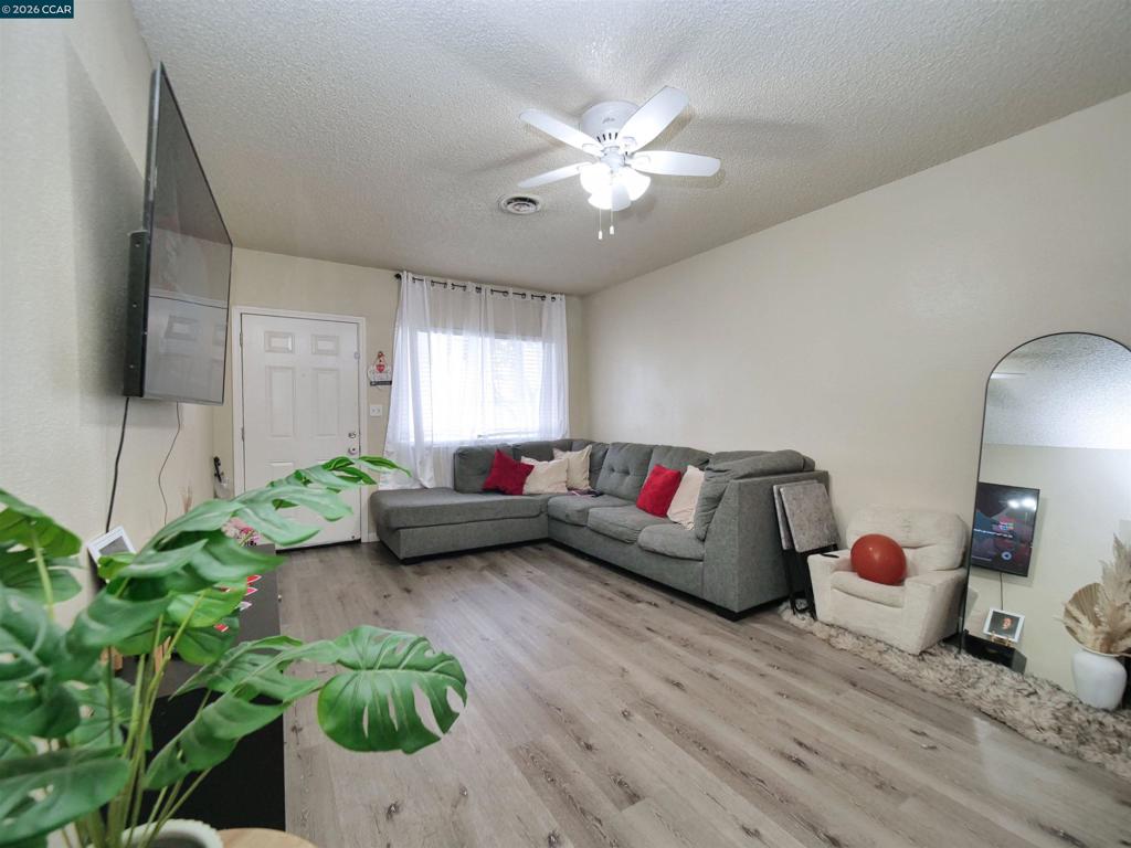 2500 Haddon Avenue, Modesto, CA 95354-3127