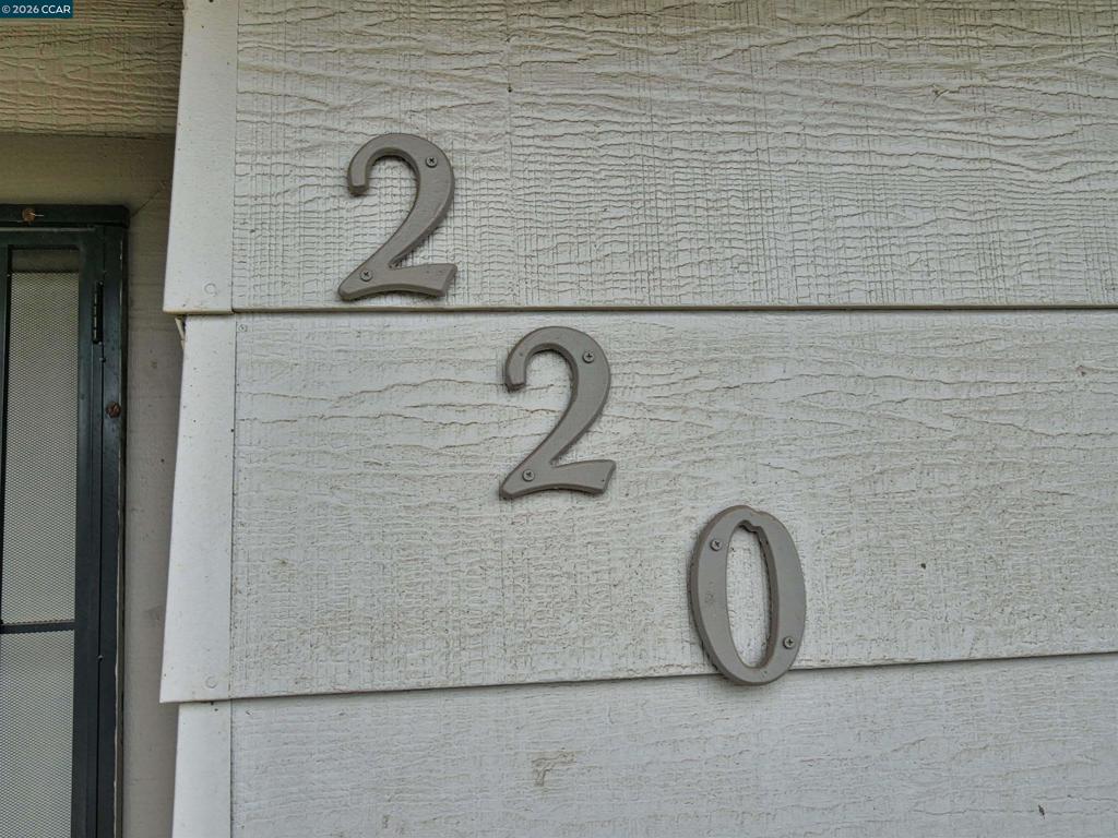 220 Kingston Lane, Modesto, CA 95354-3110