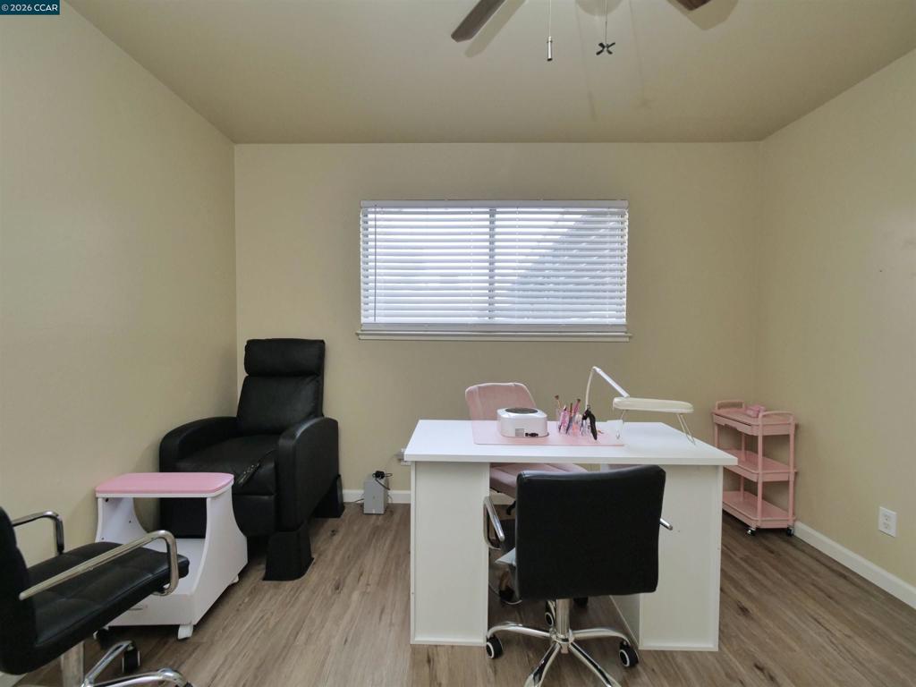 220 Kingston Lane, Modesto, CA 95354-3110