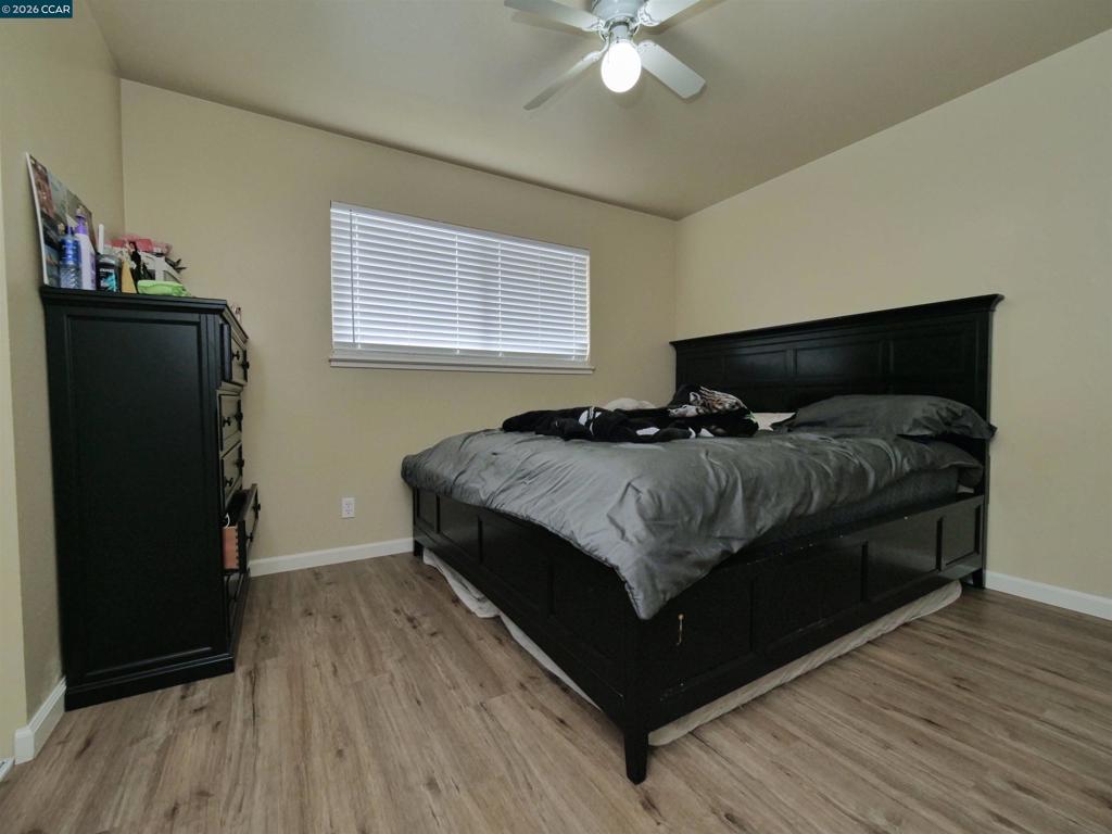 220 Kingston Lane, Modesto, CA 95354-3110