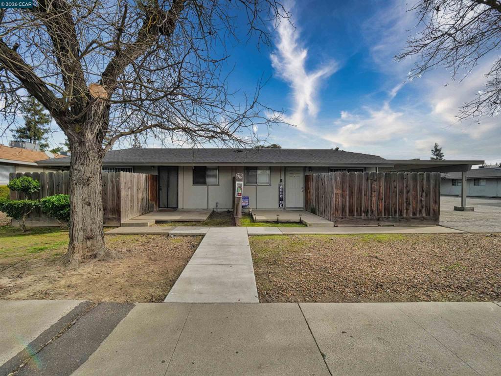 216 216 Kingston Lane, Modesto, CA 95354-3154