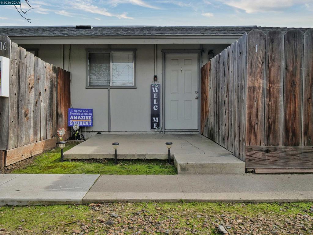 216 216 Kingston Lane, Modesto, CA 95354-3154