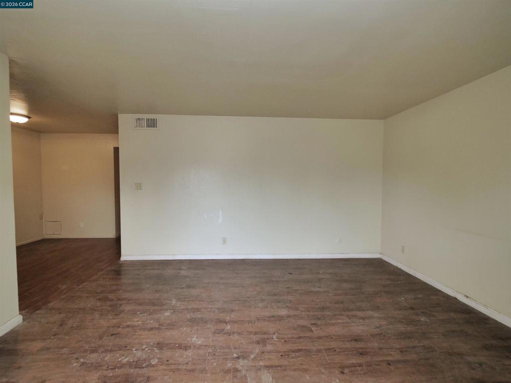 216 216 Kingston Lane, Modesto, CA 95354-3154