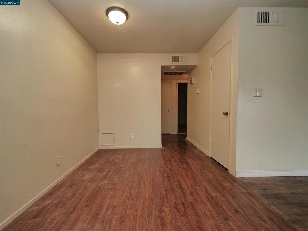 216 216 Kingston Lane, Modesto, CA 95354-3154