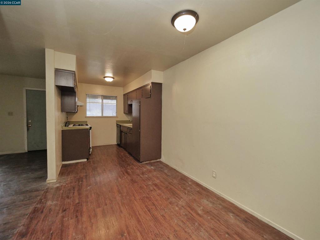 216 216 Kingston Lane, Modesto, CA 95354-3154