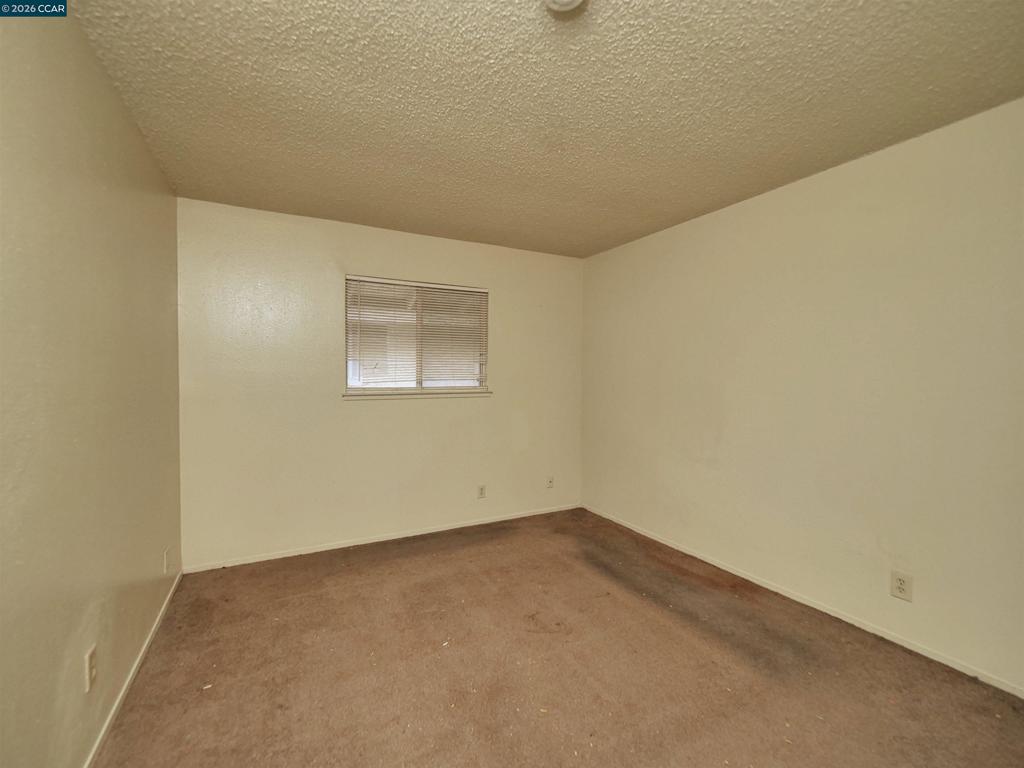 216 216 Kingston Lane, Modesto, CA 95354-3154