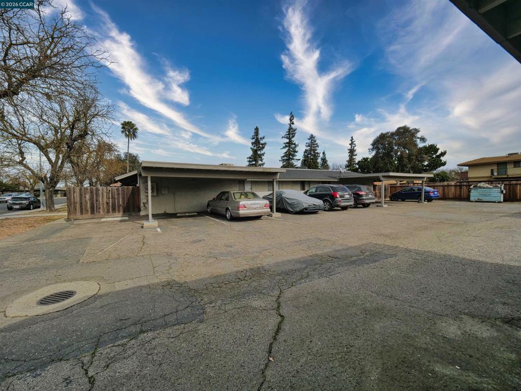 216 216 Kingston Lane, Modesto, CA 95354-3154