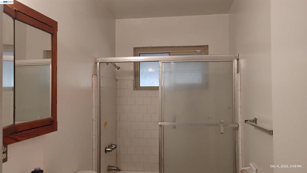 3284 3284 E Pine Ave, Fresno, CA 93703