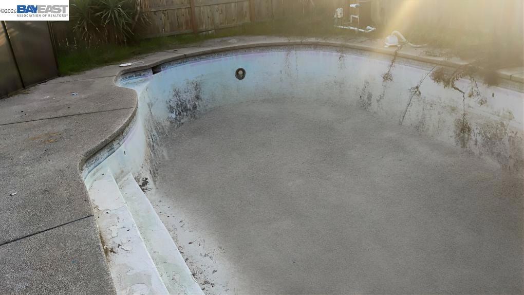 3284 3284 E Pine Ave, Fresno, CA 93703