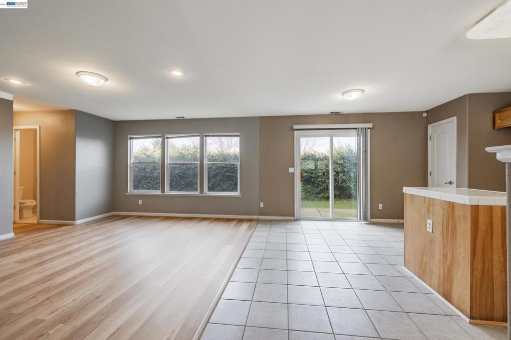 1255 Day Light Dr, Merced, CA 95348