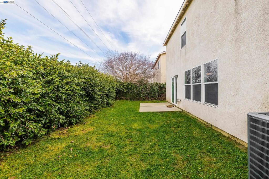 1255 Day Light Dr, Merced, CA 95348