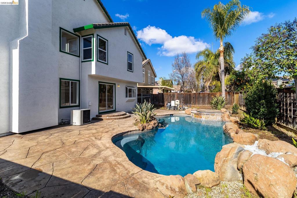 370 370 Gristmill Dr, Brentwood (CC), CA 94513
