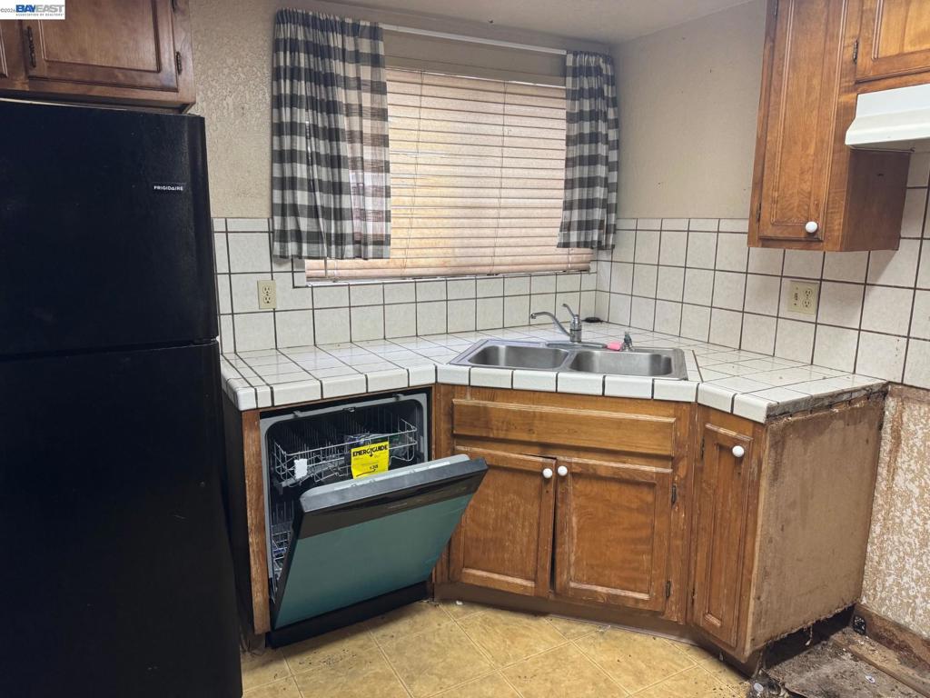 2116 2116 Mt. Vernon Dr. #C, Modesto, CA 95350-8920