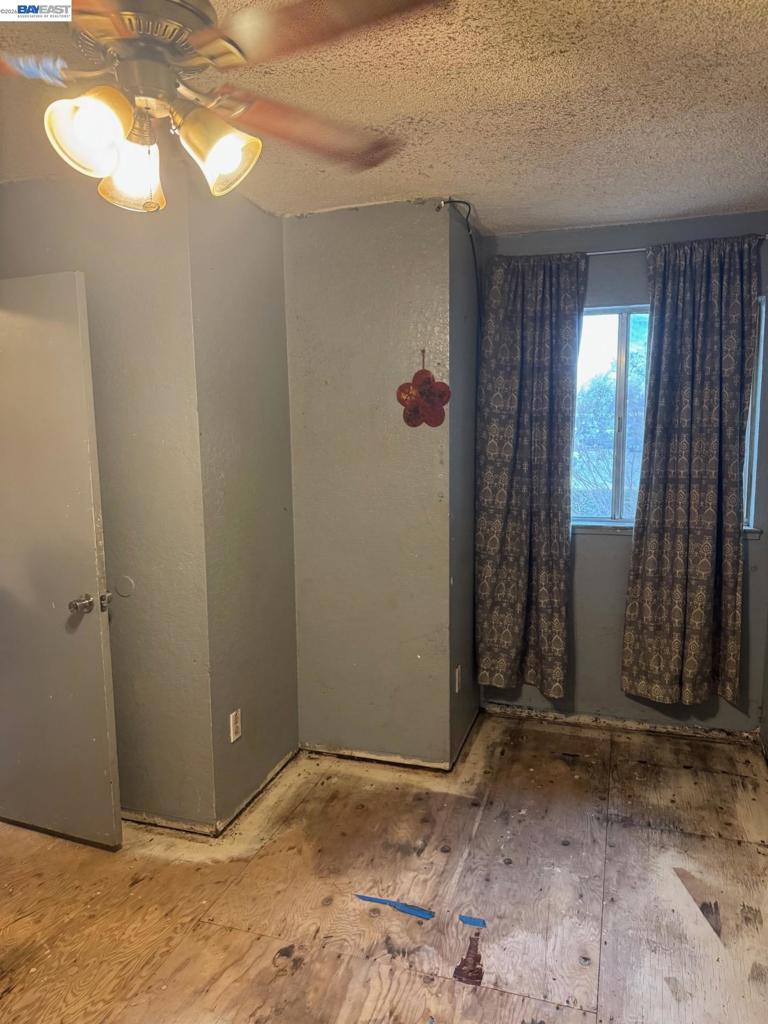 2116 2116 Mt. Vernon Dr. #C, Modesto, CA 95350-8920