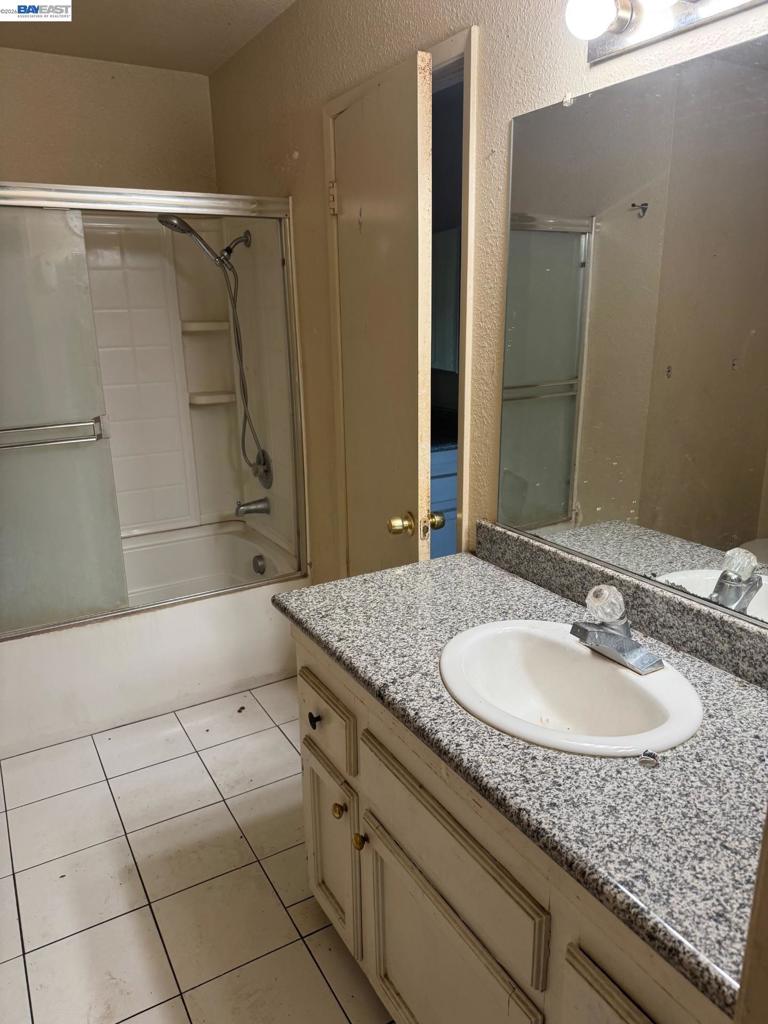 2116 2116 Mt. Vernon Dr. #C, Modesto, CA 95350-8920