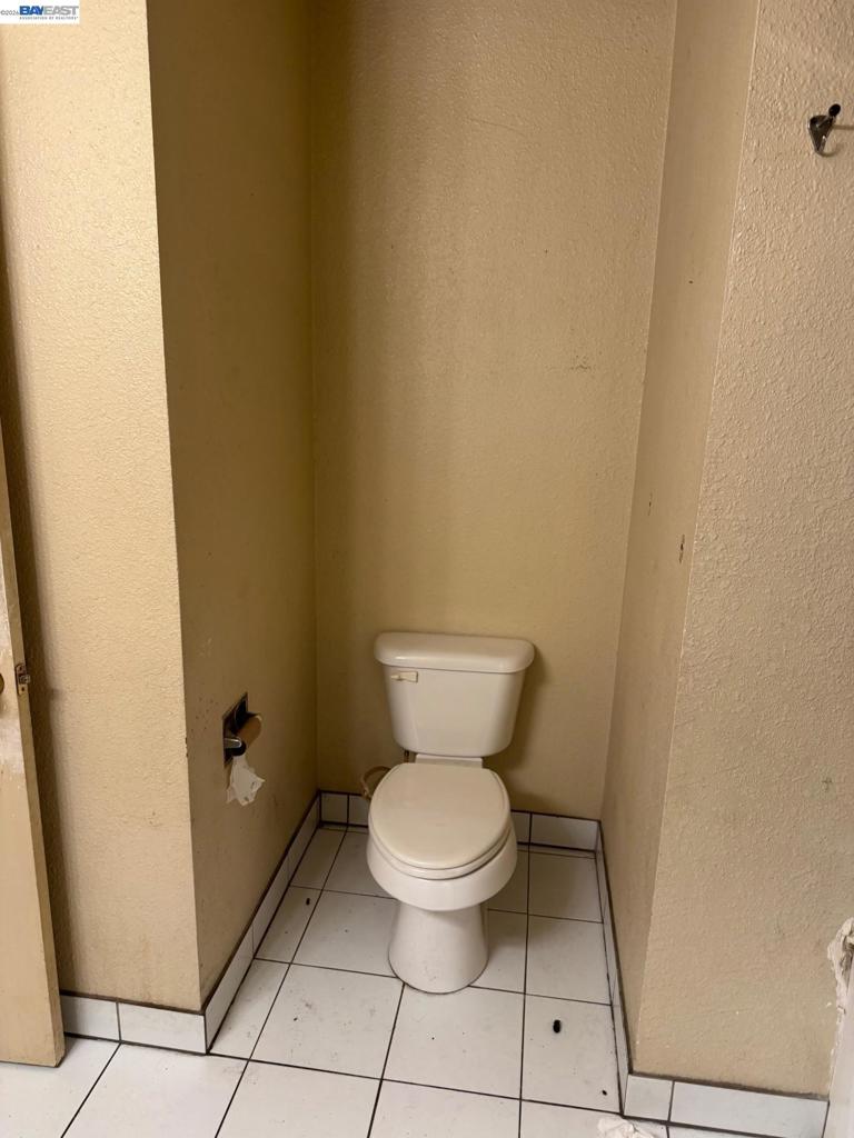 2116 2116 Mt. Vernon Dr. #C, Modesto, CA 95350-8920