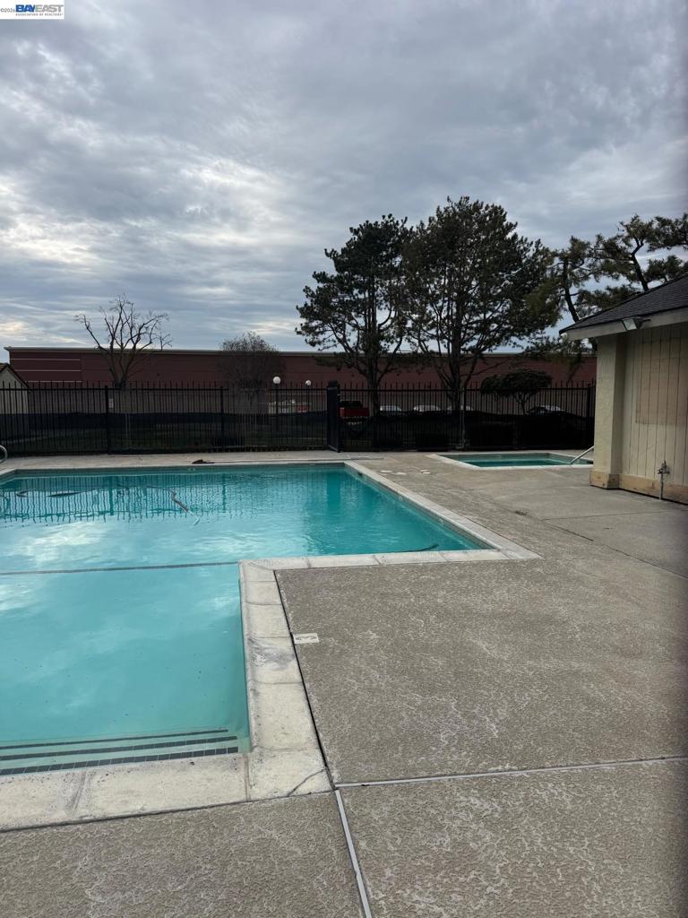 2116 2116 Mt. Vernon Dr. #C, Modesto, CA 95350-8920