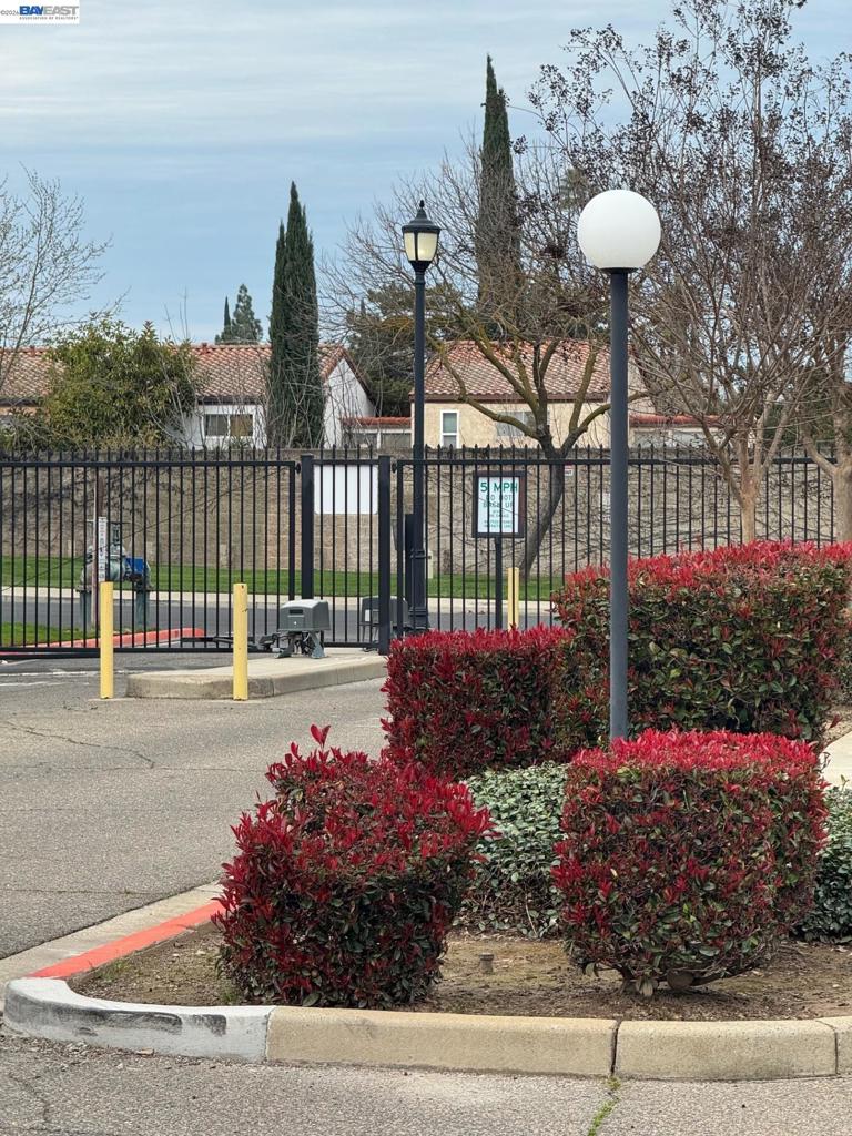 2116 2116 Mt. Vernon Dr. #C, Modesto, CA 95350-8920