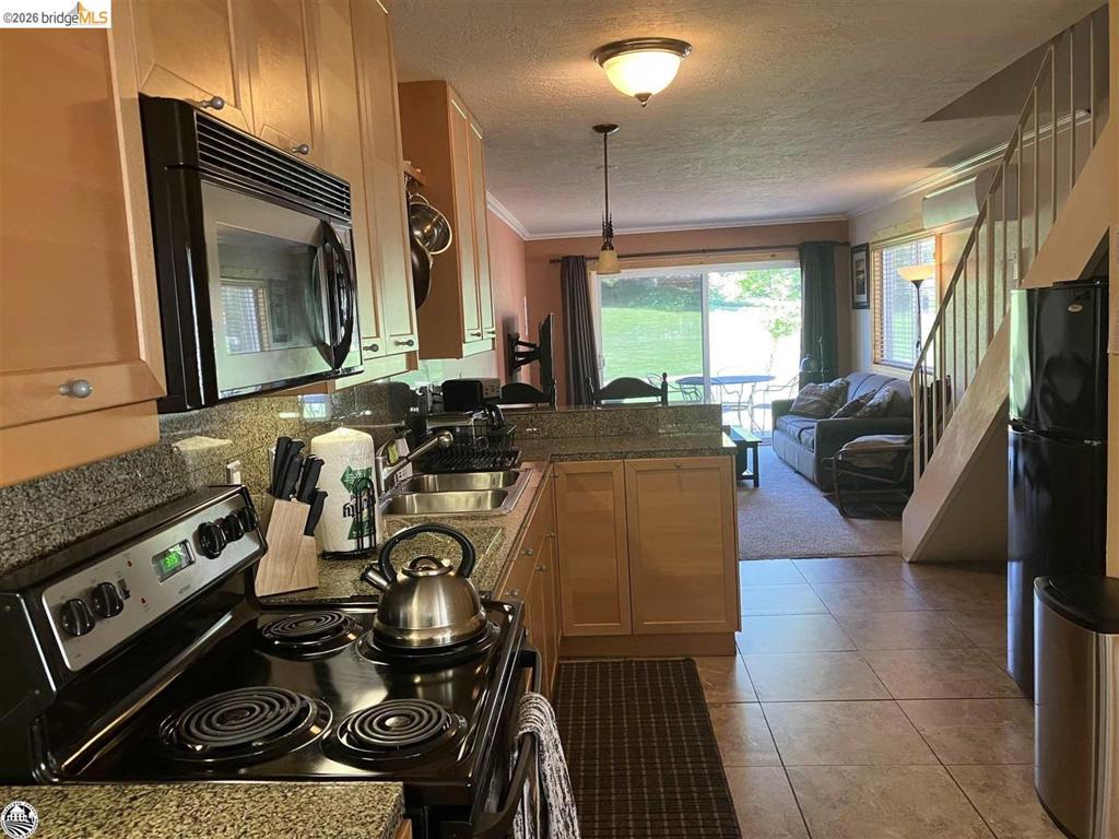 19032 DYER CT #11 #11, Groveland, CA 95321