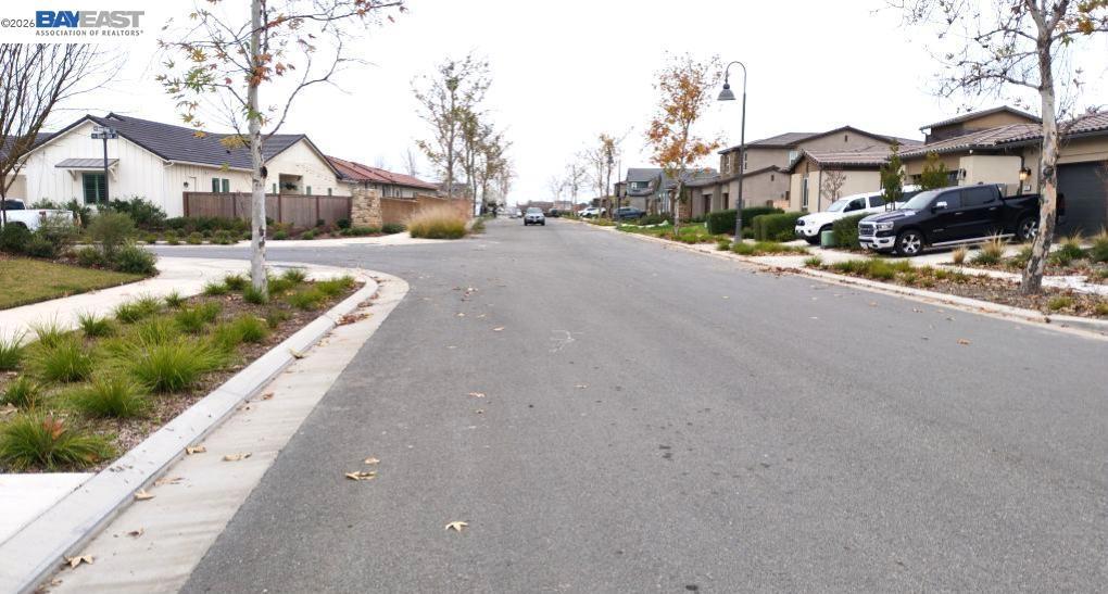 965 965 Beaver Pond Loop, Madera, CA 93636