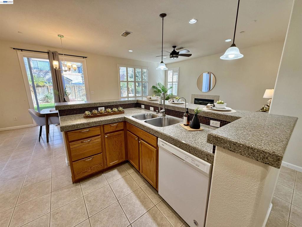 529 529 Chestnut St, Brentwood (CC), CA 94513