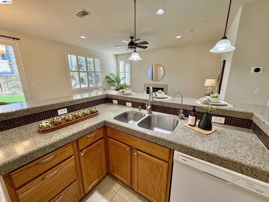 529 529 Chestnut St, Brentwood (CC), CA 94513