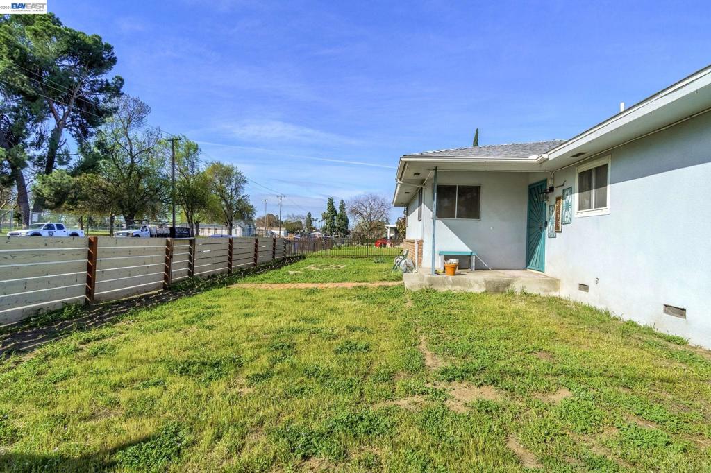 3495 3495 E Dakota Ave, Fresno, CA 93726