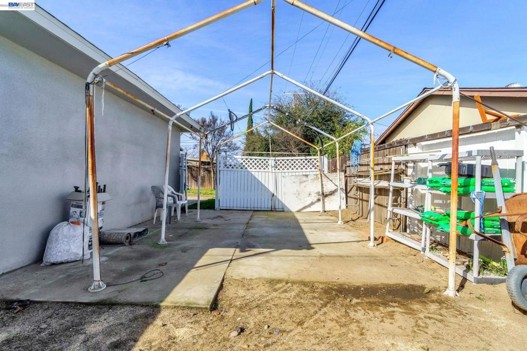 3495 3495 E Dakota Ave, Fresno, CA 93726