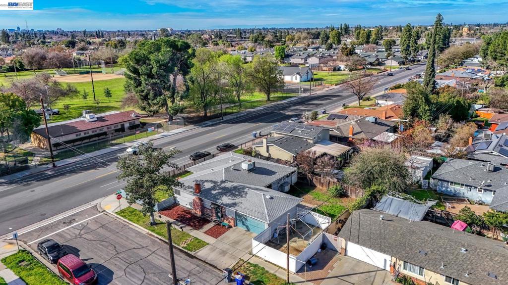3495 3495 E Dakota Ave, Fresno, CA 93726