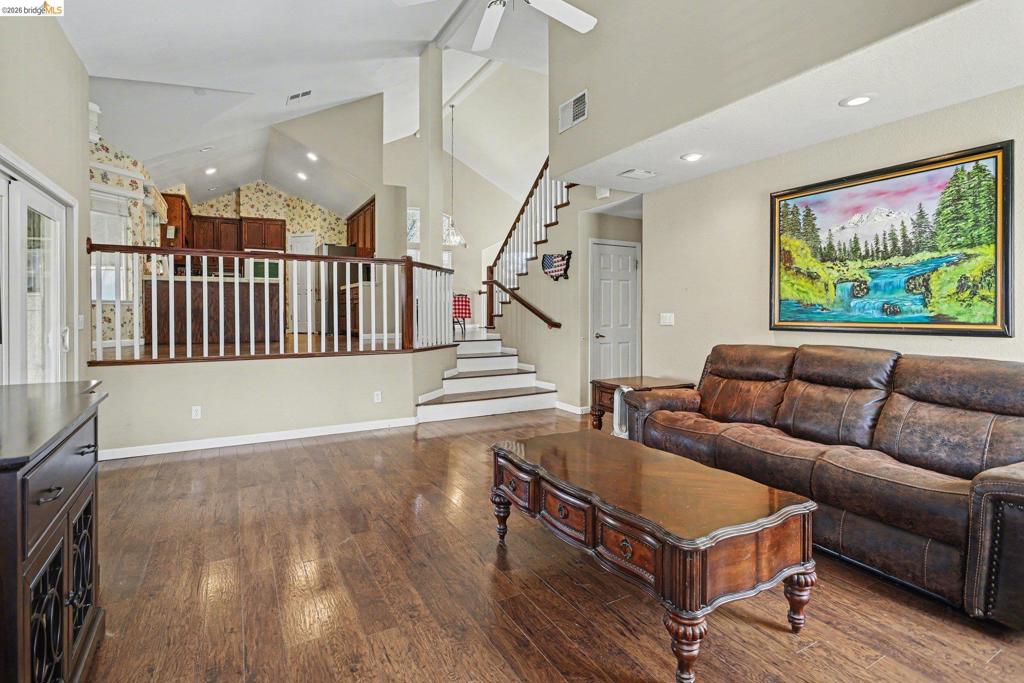 925 925 Outrigger Cir, Brentwood (CC), CA 94513