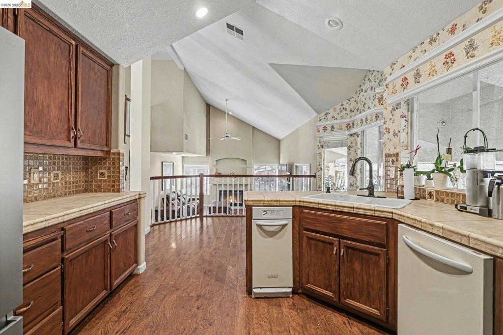 925 925 Outrigger Cir, Brentwood (CC), CA 94513