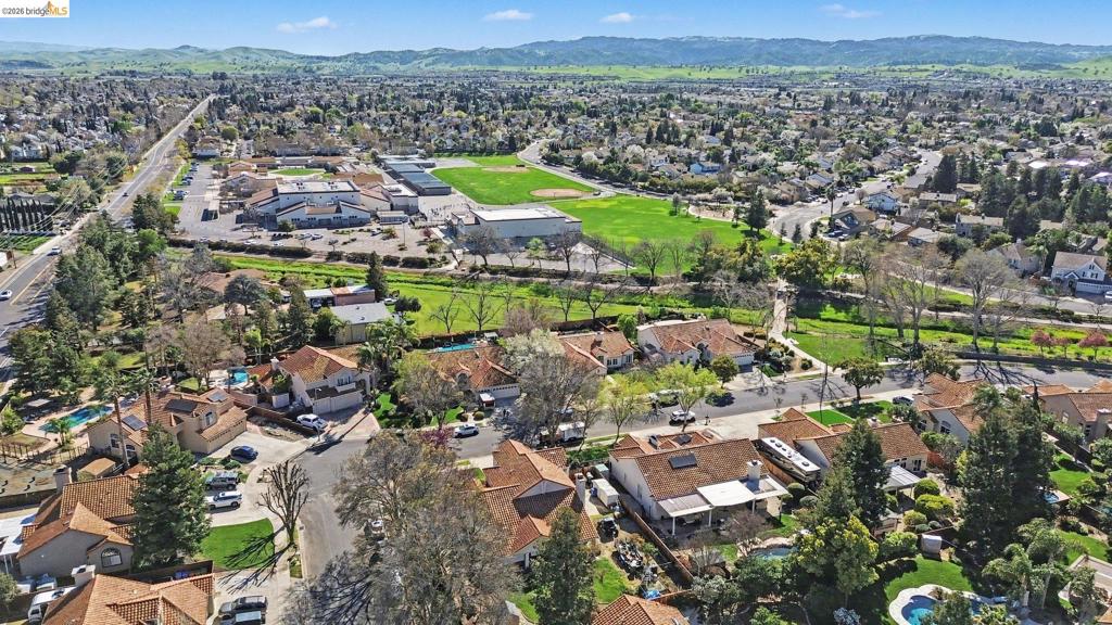 925 925 Outrigger Cir, Brentwood (CC), CA 94513