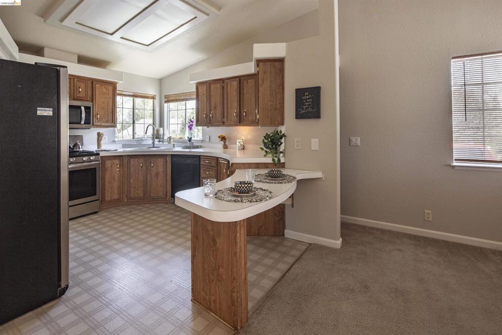 12690 Mueller Dr, Groveland, CA 95321