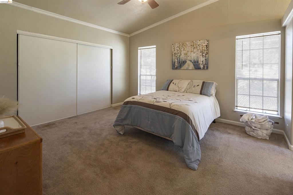 12690 Mueller Dr, Groveland, CA 95321