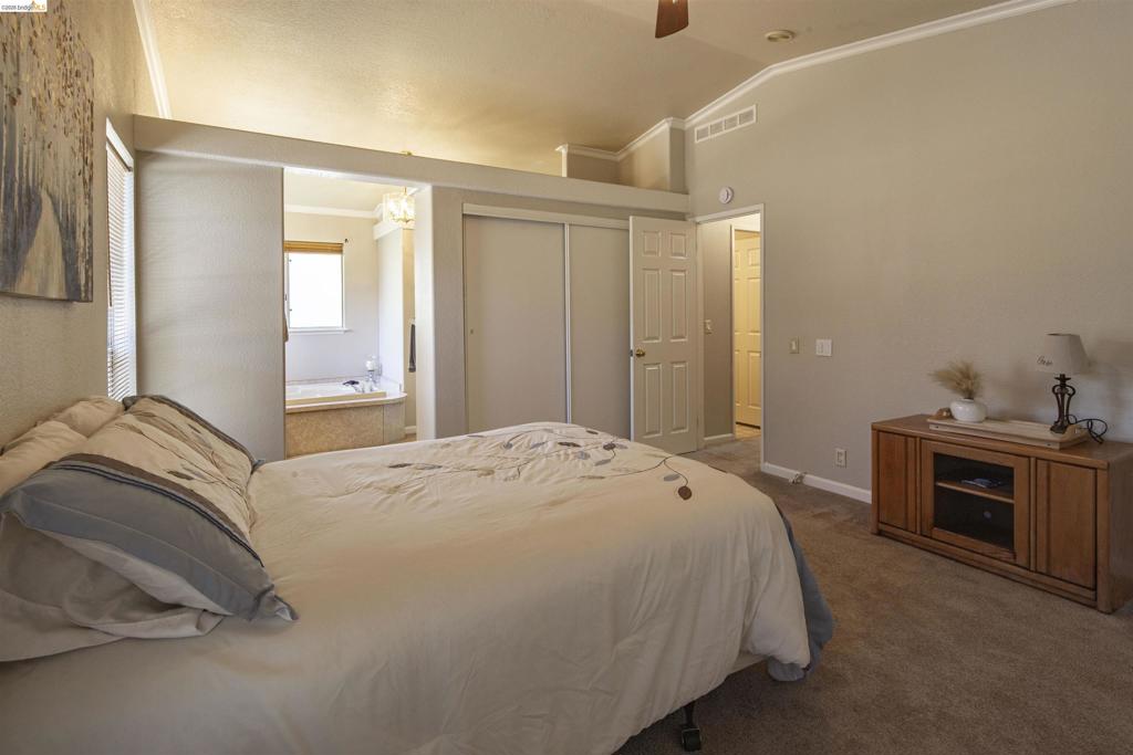 12690 Mueller Dr, Groveland, CA 95321