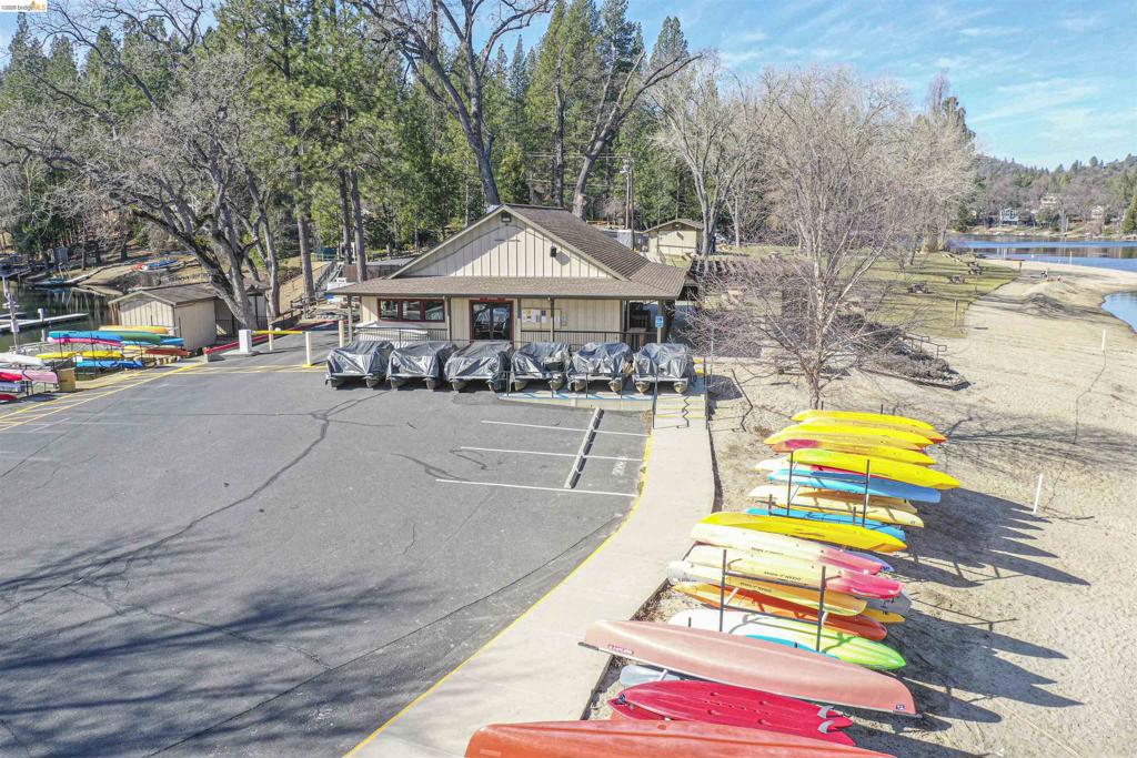 12690 Mueller Dr, Groveland, CA 95321