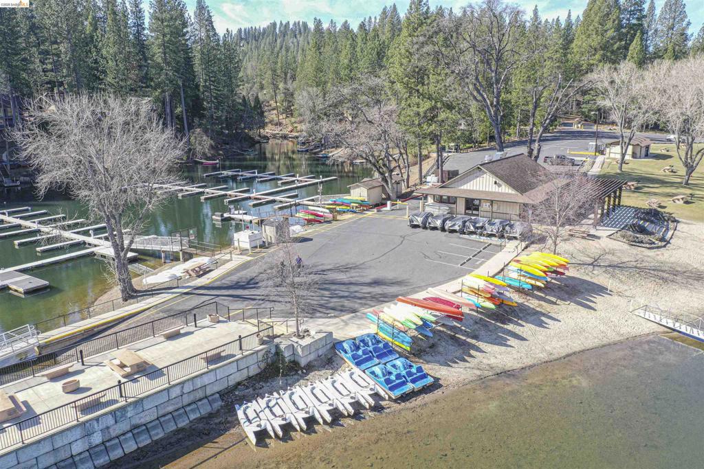 12690 Mueller Dr, Groveland, CA 95321