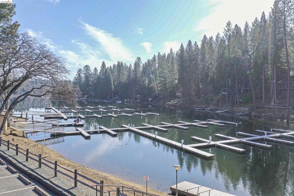 12690 Mueller Dr, Groveland, CA 95321