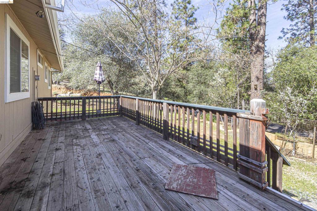 12690 Mueller Dr, Groveland, CA 95321