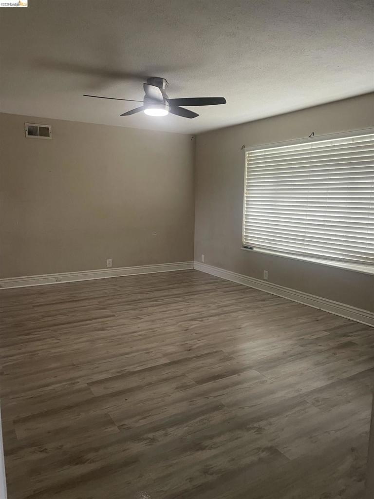 1275 Armstrong Dr, Manteca, CA 95336