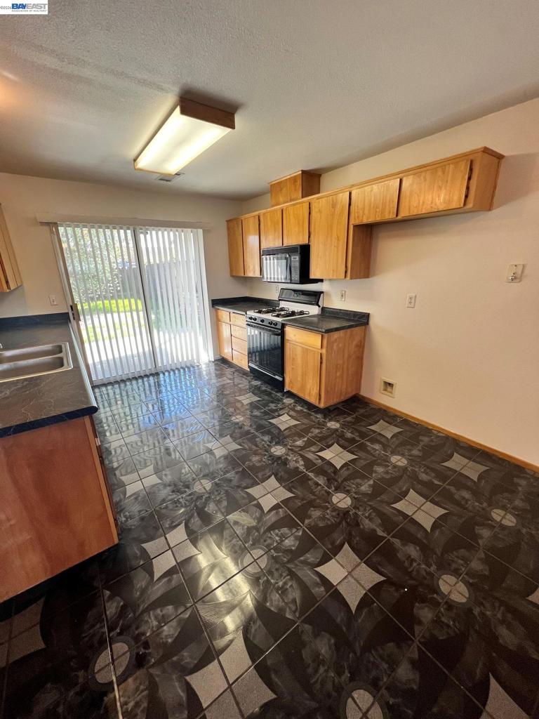 192 192 Torvend Way, Patterson, CA 95363