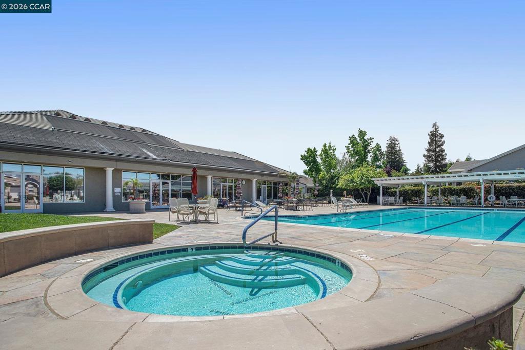 208 Summerset Dr, Brentwood (CC), CA 94513