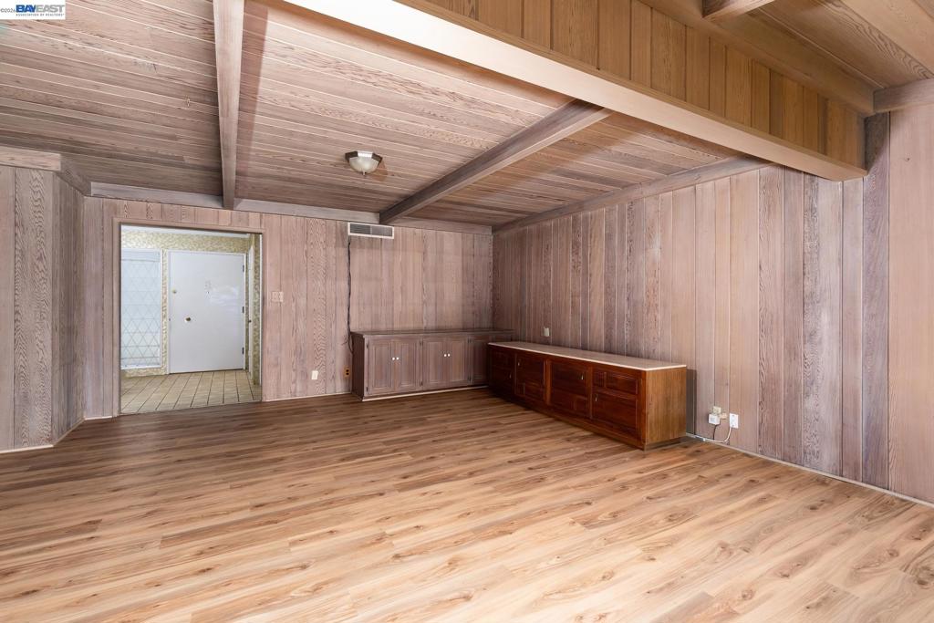 805 Lyon Ave, Sanger, CA 93657