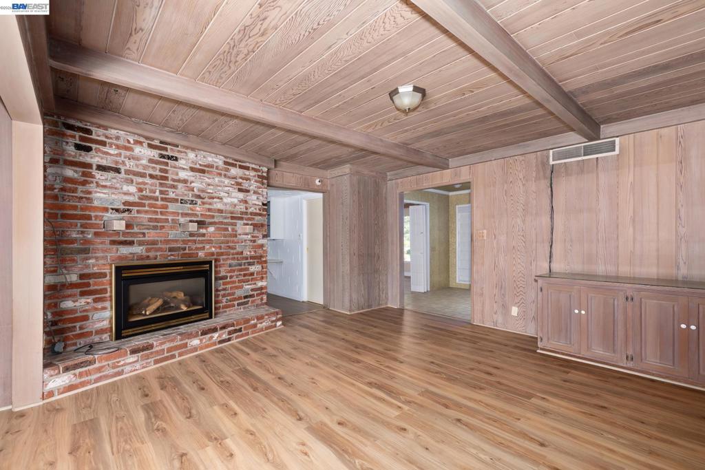 805 Lyon Ave, Sanger, CA 93657