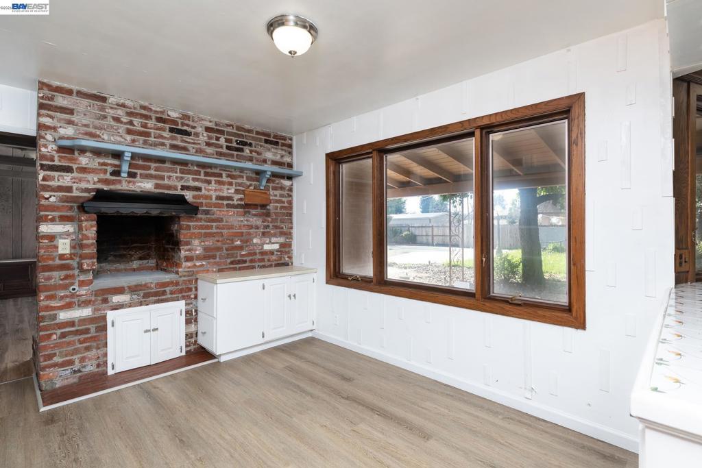 805 Lyon Ave, Sanger, CA 93657