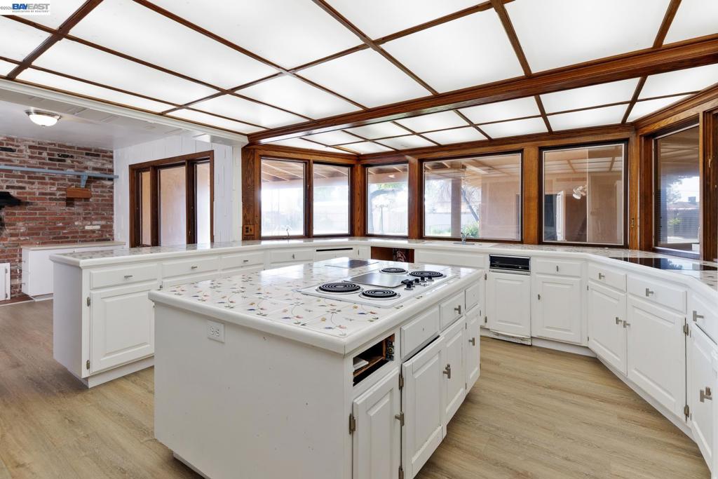 805 Lyon Ave, Sanger, CA 93657