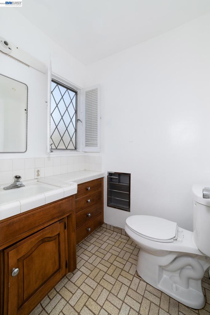 805 Lyon Ave, Sanger, CA 93657