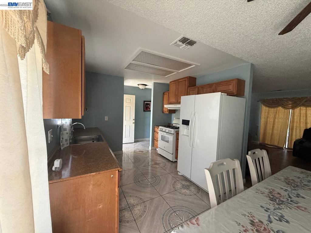 119 Santa Cruz St, Madera, CA 93637