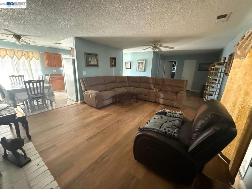 119 Santa Cruz St, Madera, CA 93637